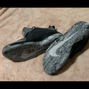 Men’s Nike tennis size 13 never worn